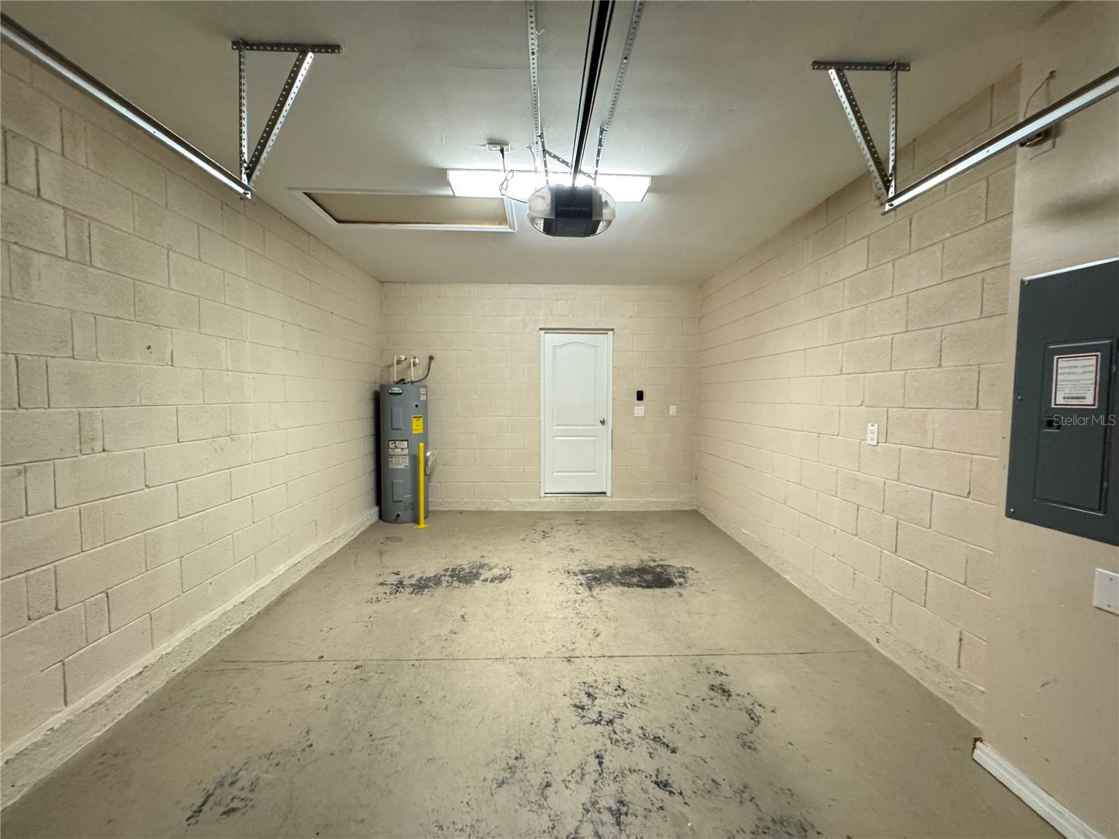 Image 27 of 38 For 1936 Shiloh Brook Street