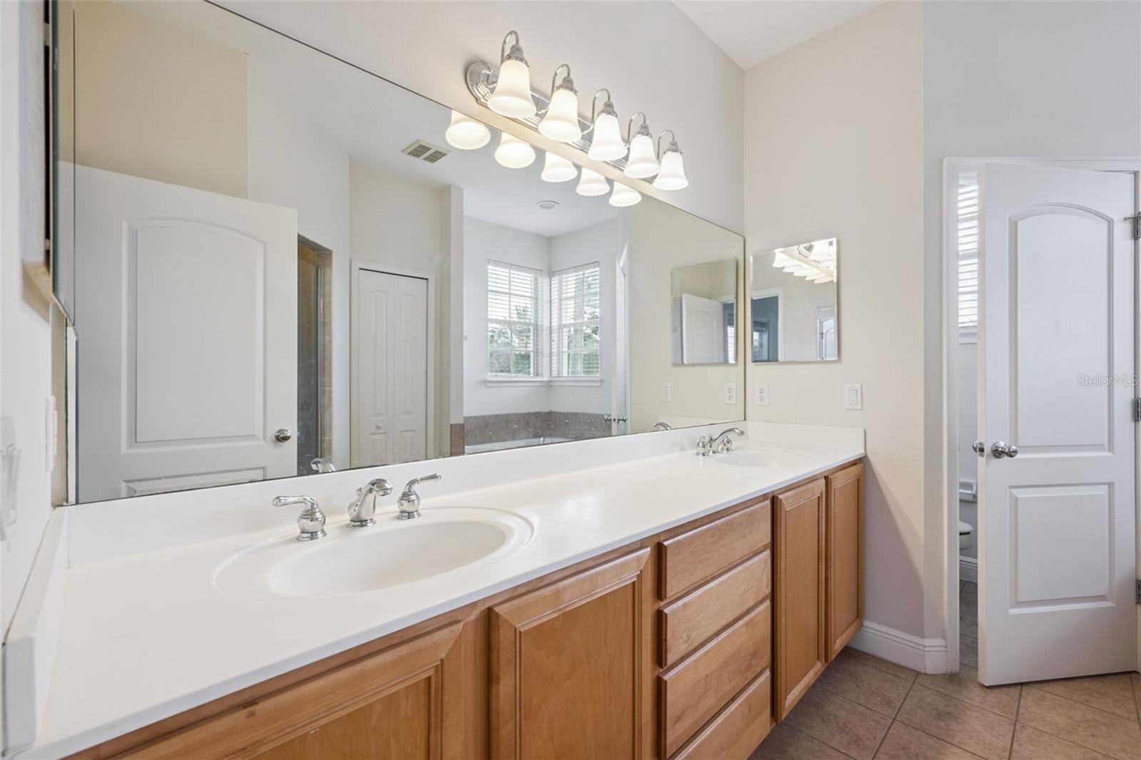 Image 16 of 34 For 3400 Golfview Boulevard A