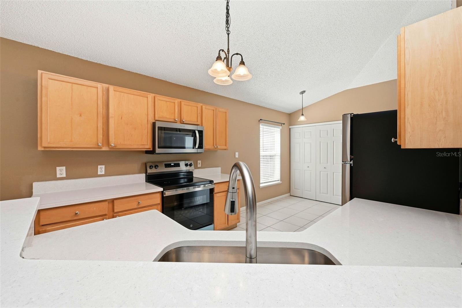 Image 10 of 37 For 319 Pleasant Gardens Drive