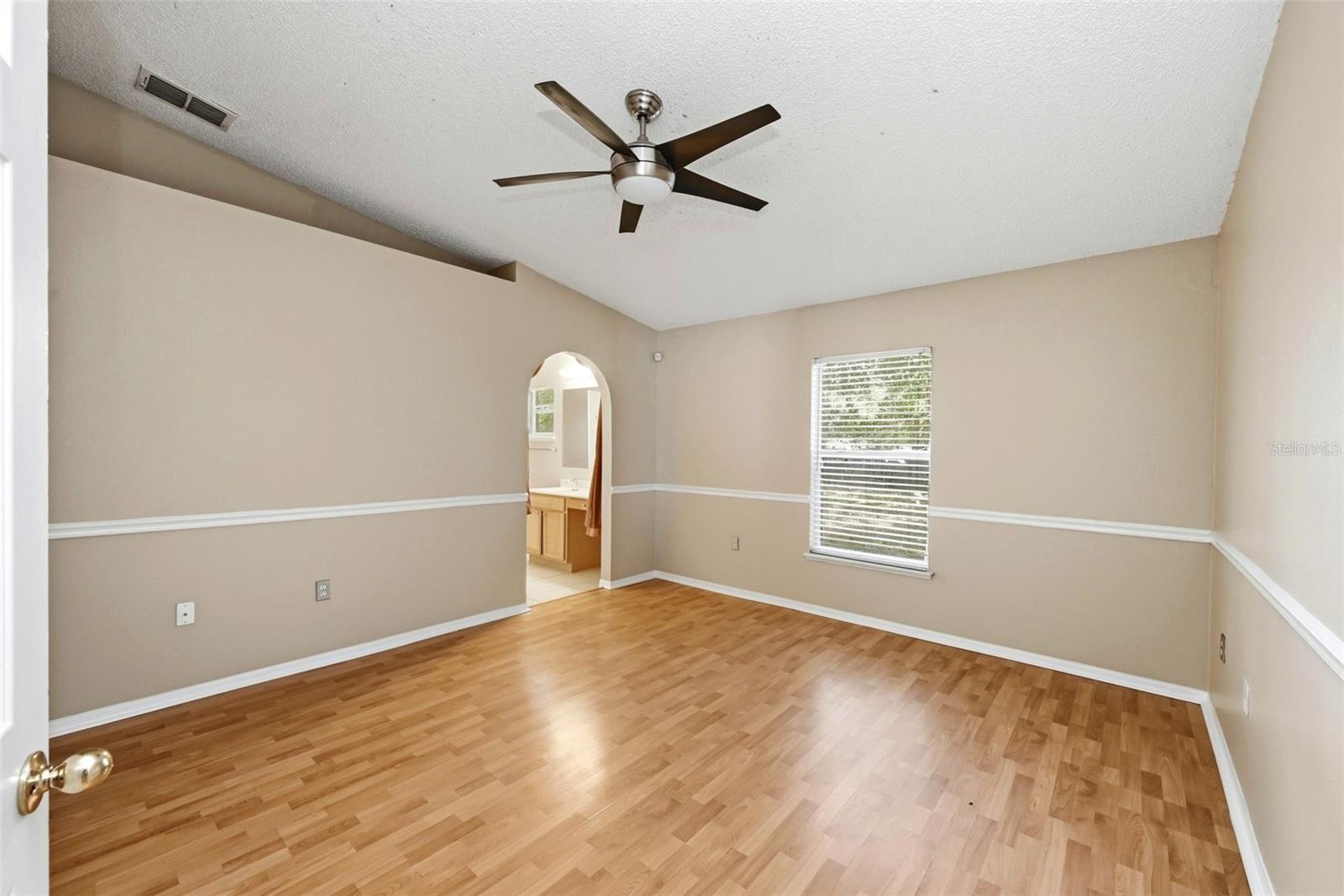 Image 22 of 37 For 319 Pleasant Gardens Drive