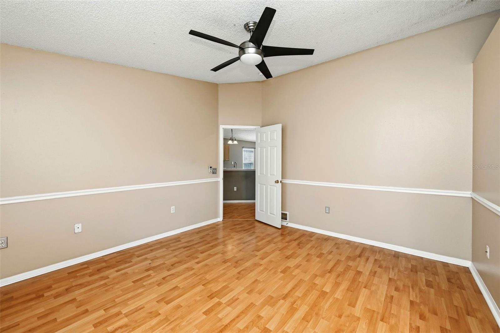 Image 23 of 37 For 319 Pleasant Gardens Drive