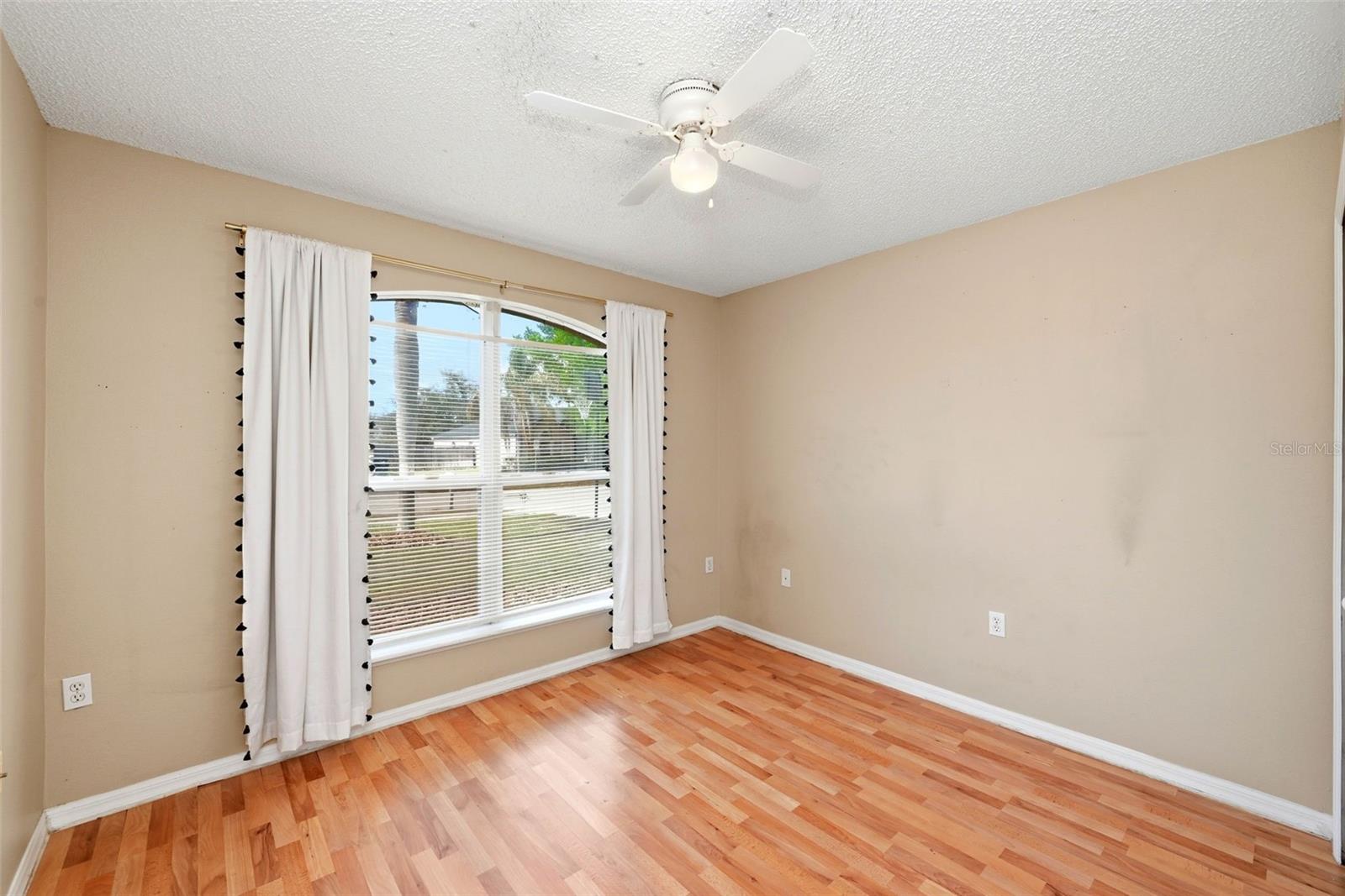 Image 27 of 37 For 319 Pleasant Gardens Drive