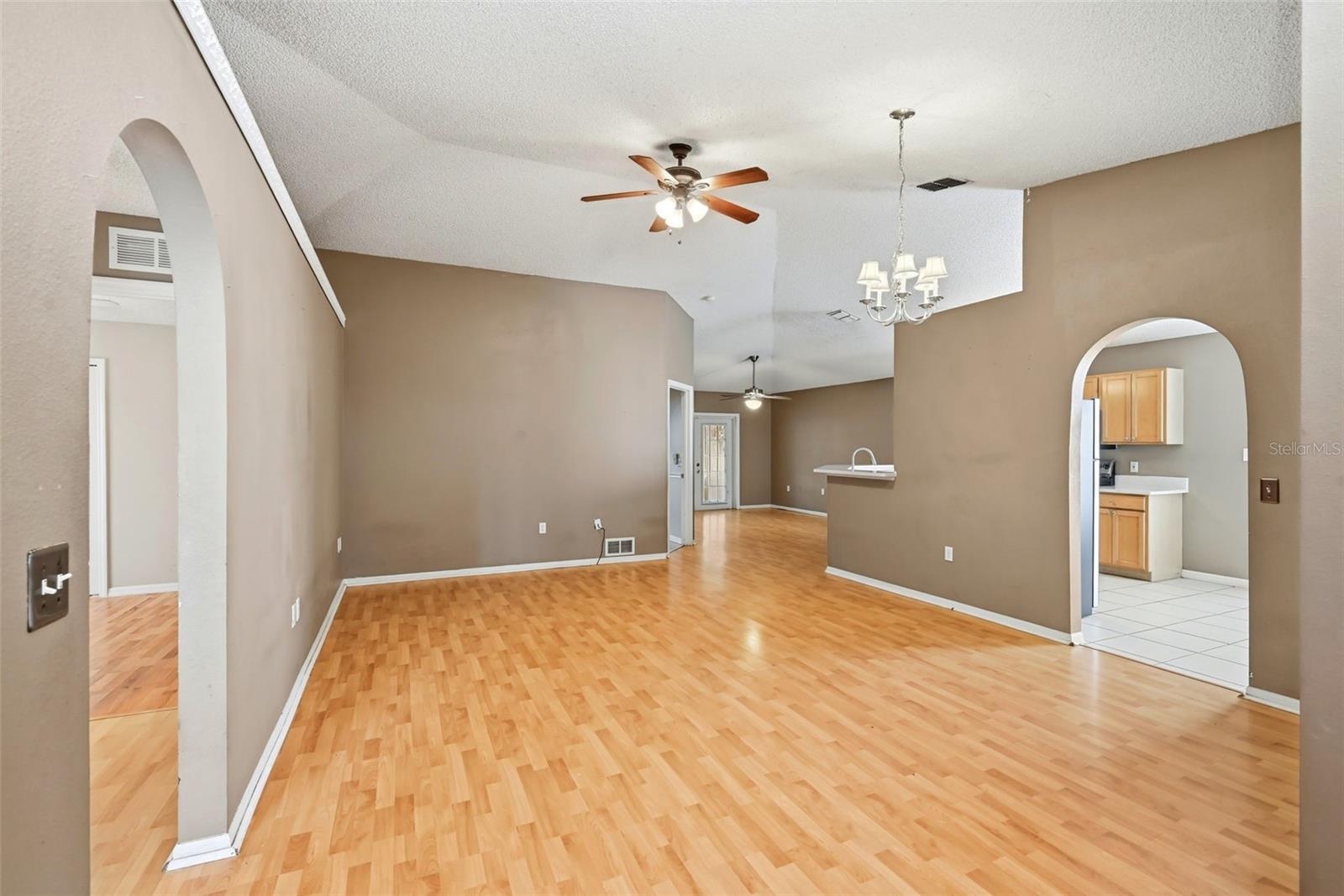 Image 4 of 37 For 319 Pleasant Gardens Drive