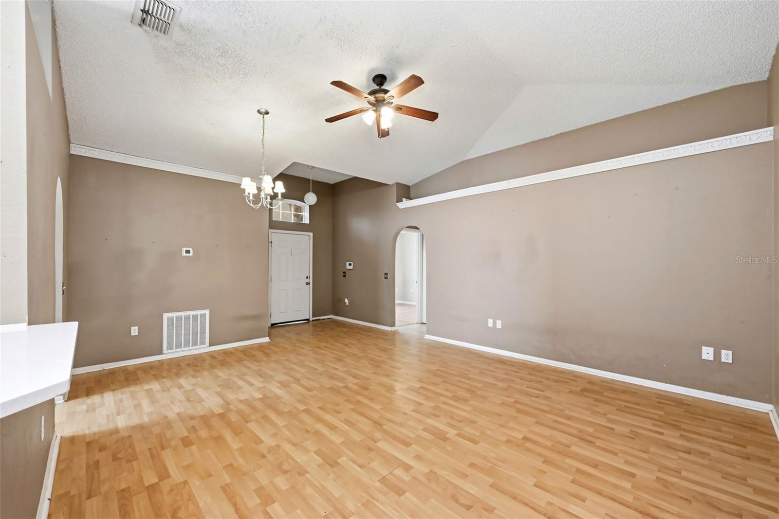 Image 6 of 37 For 319 Pleasant Gardens Drive