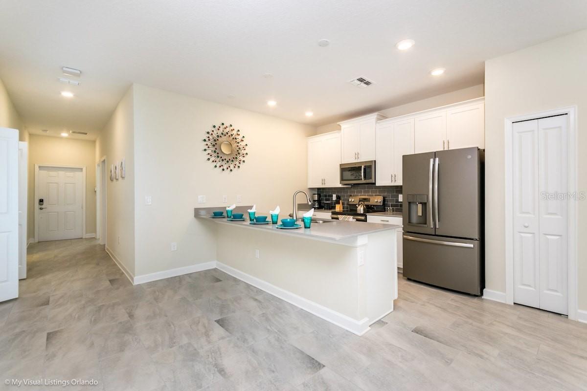 Image 4 of 45 For 9007 Stinger Drive