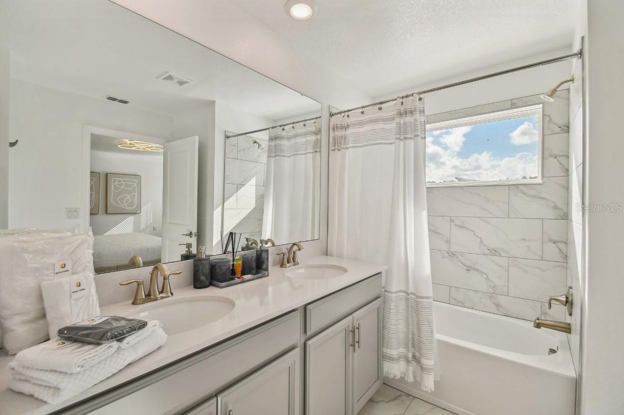 Image 45 of 45 For 2943 Penelope Loop