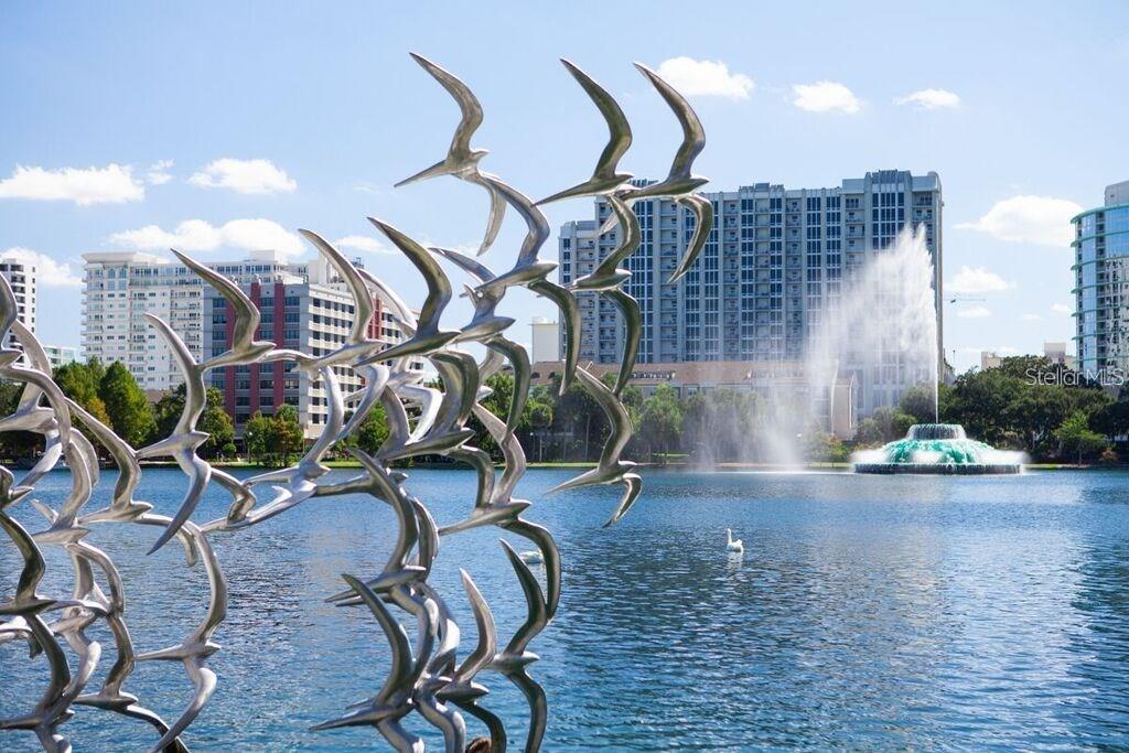 Image 5 of 9 For 613 Ridgewood Street 8