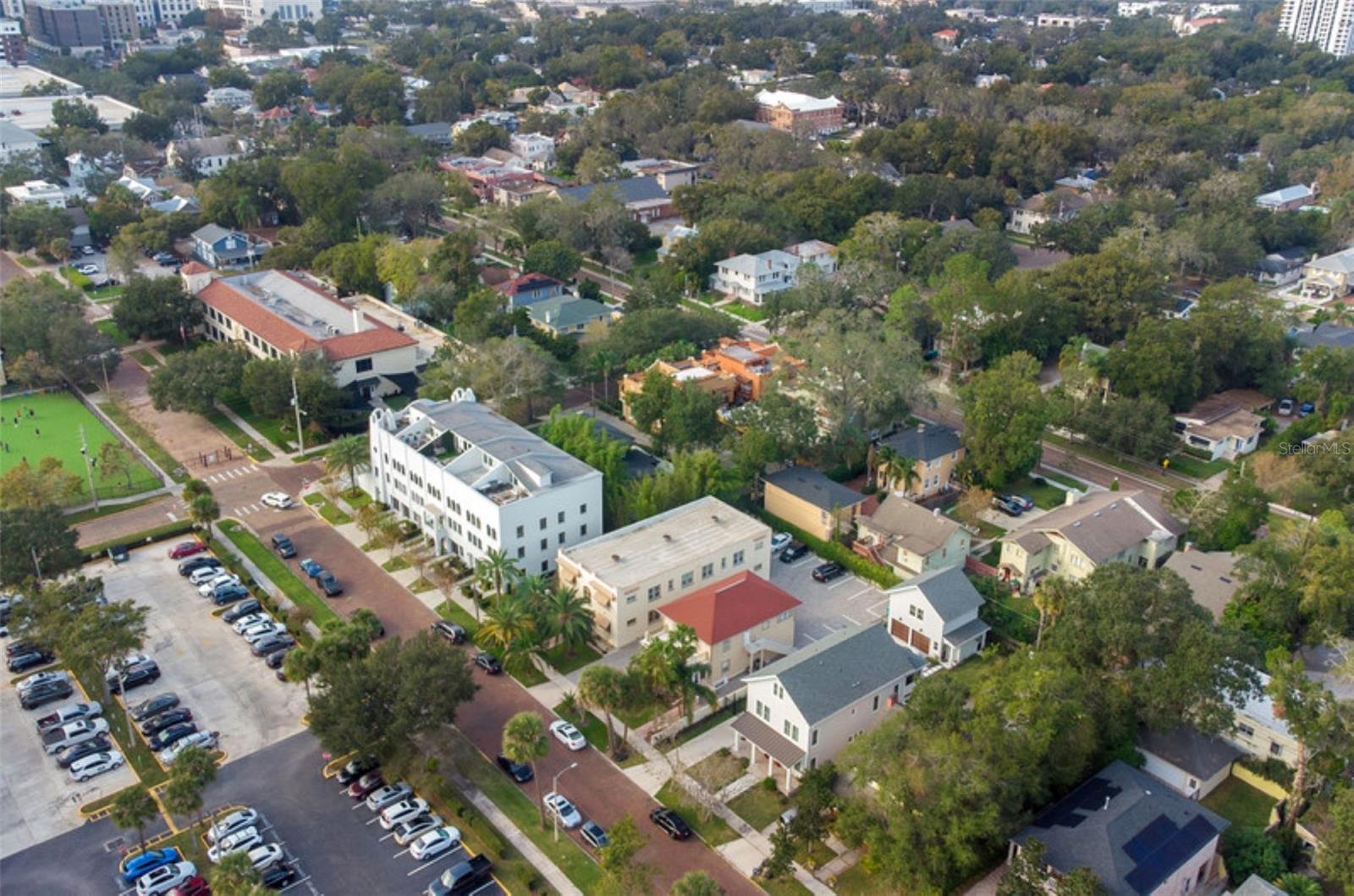 Image 9 of 9 For 613 Ridgewood Street 8