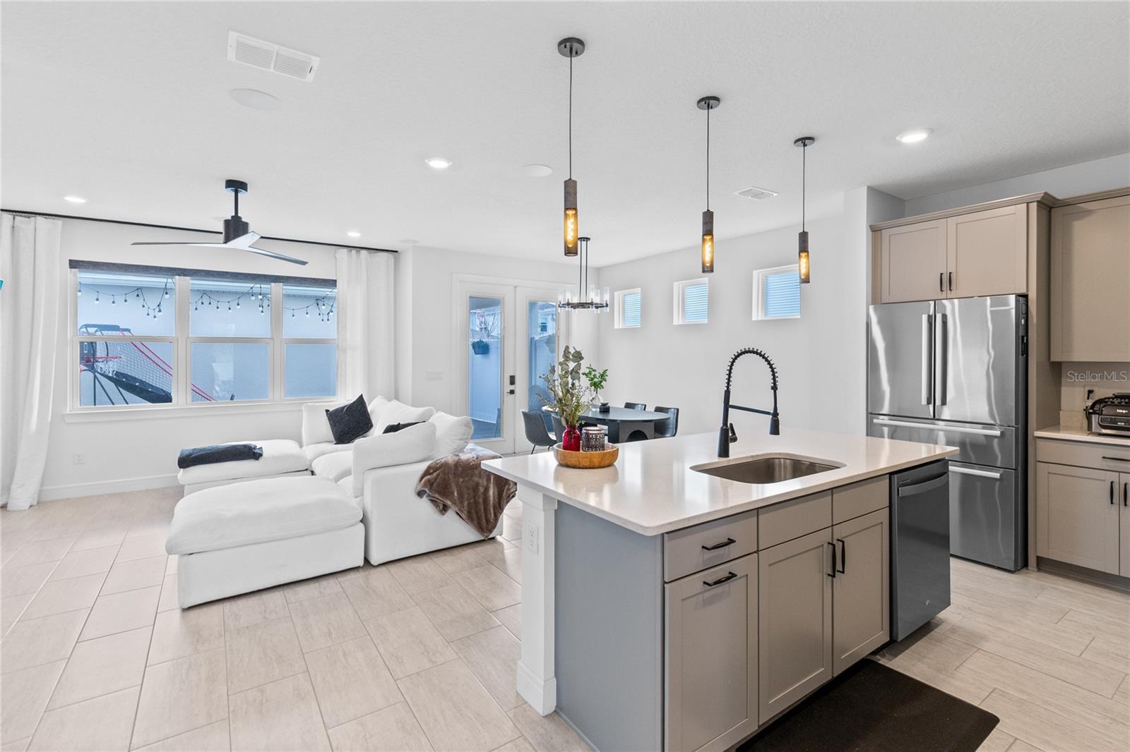 Listing photo id 4 for 14317 Lanikai Beach Drive