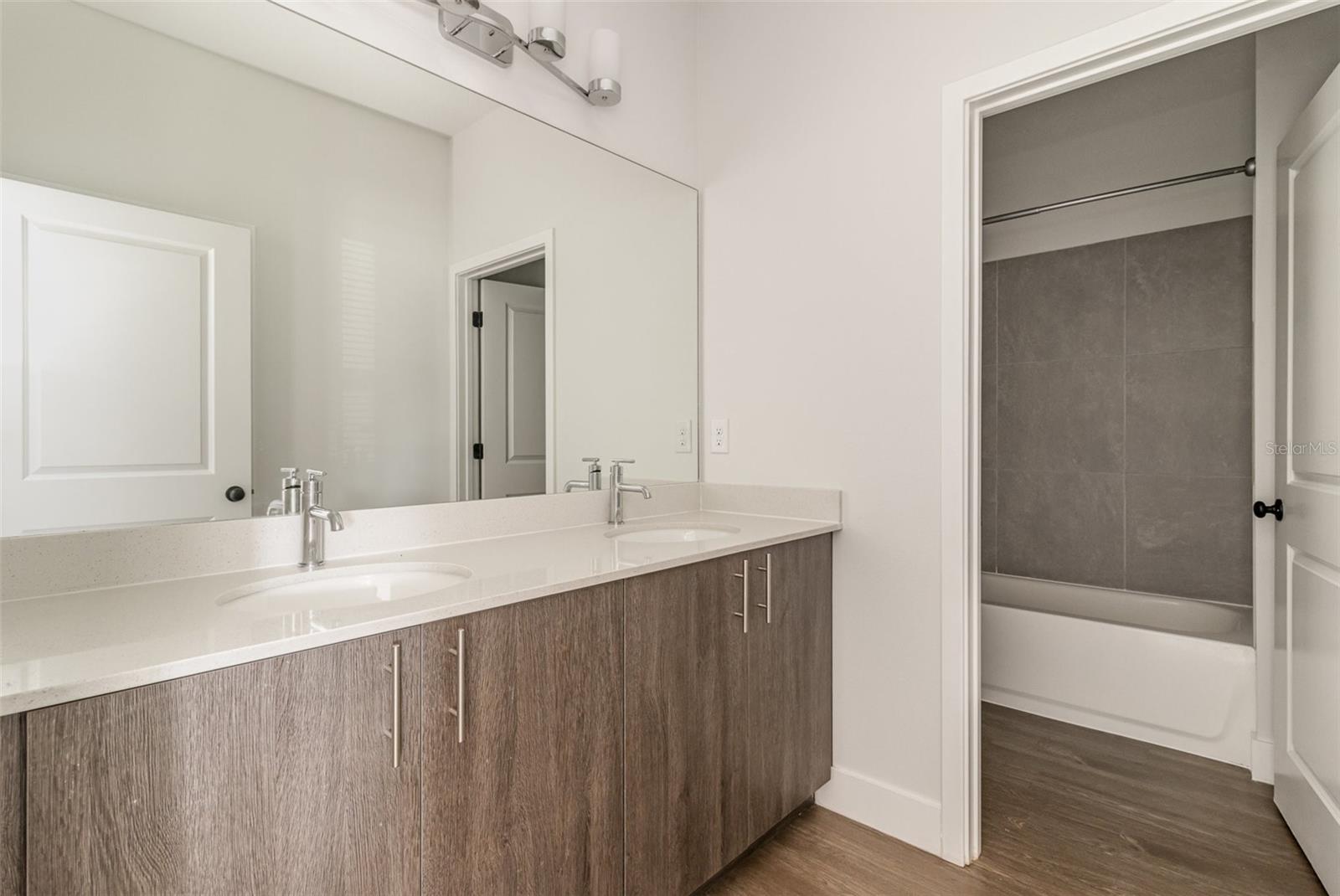 Image 21 of 26 For 1213 Waterford Street Se