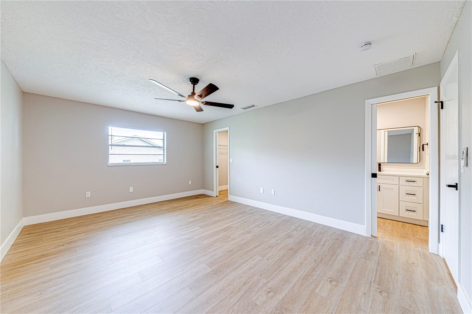 Image 28 of 57 For 4265 Arlington Street