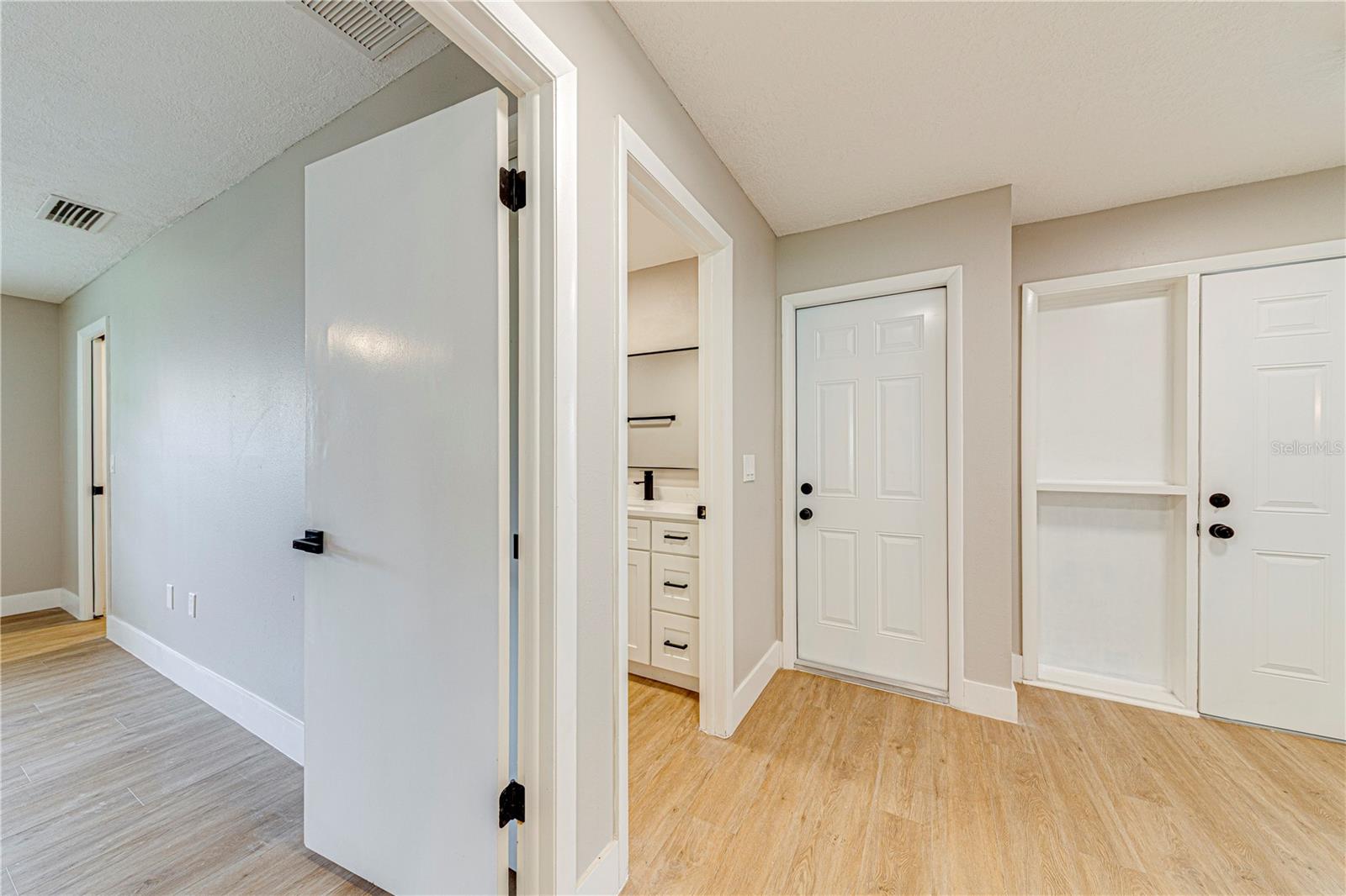 Image 34 of 57 For 4265 Arlington Street