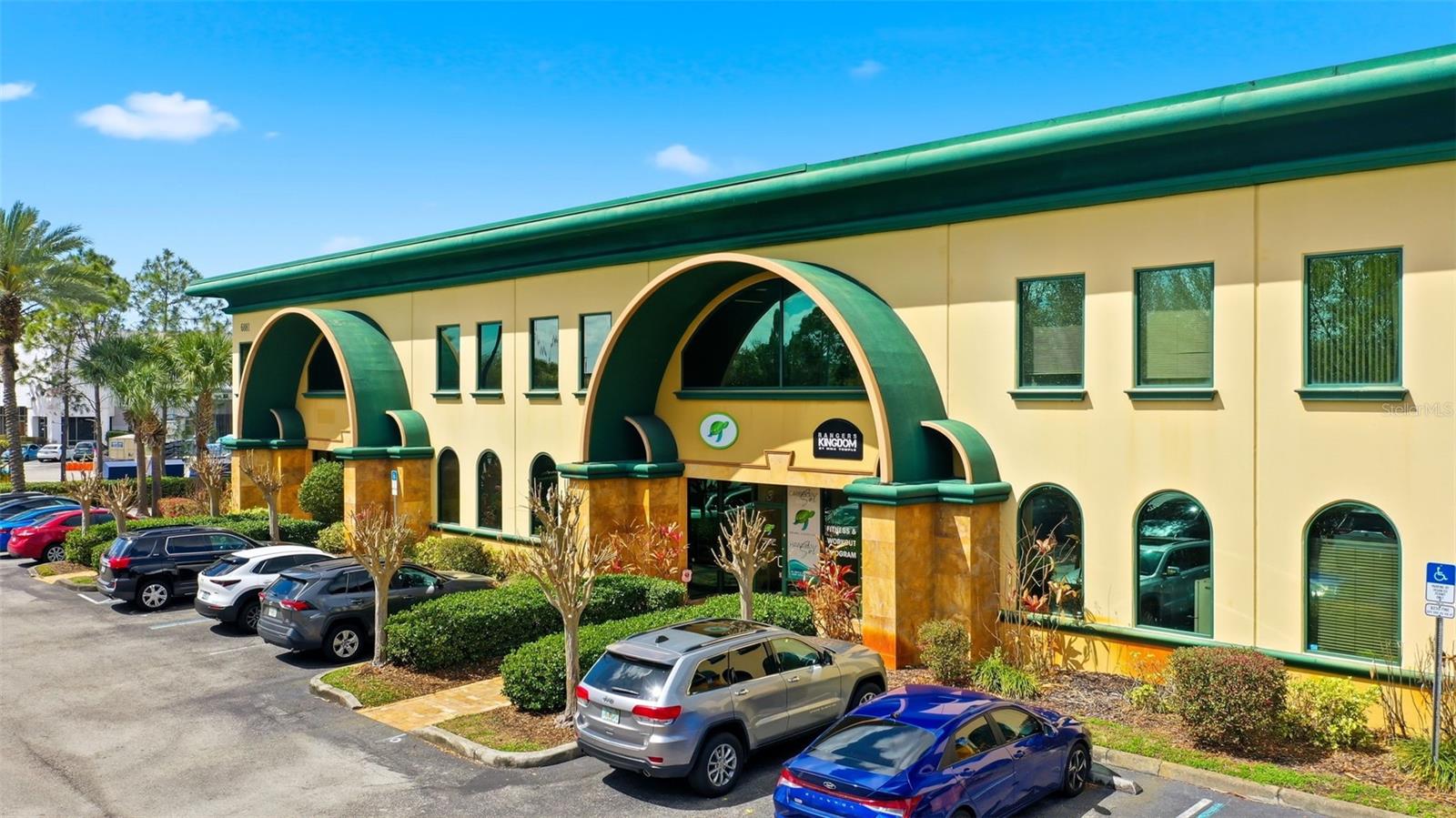 Image 2 of 49 For 6881 Kingspointe Parkway 3