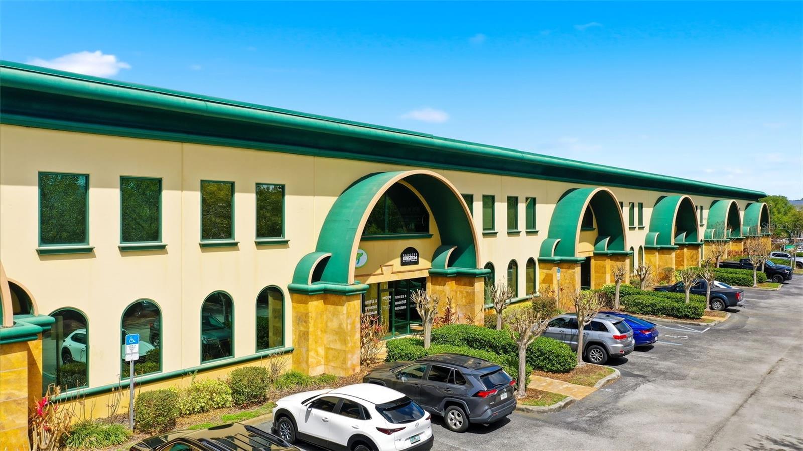 Image 3 of 49 For 6881 Kingspointe Parkway 3