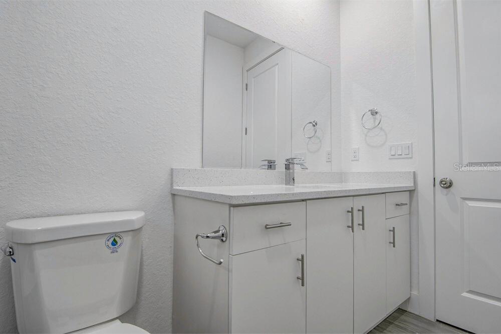 Image 17 of 25 For 15633 Lakeland Circle