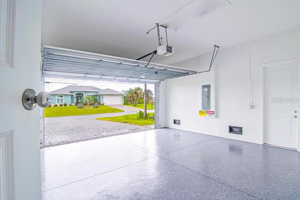 Image 22 of 25 For 15633 Lakeland Circle