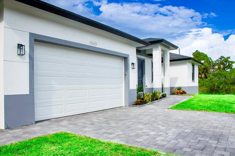 Image 4 of 25 For 15633 Lakeland Circle