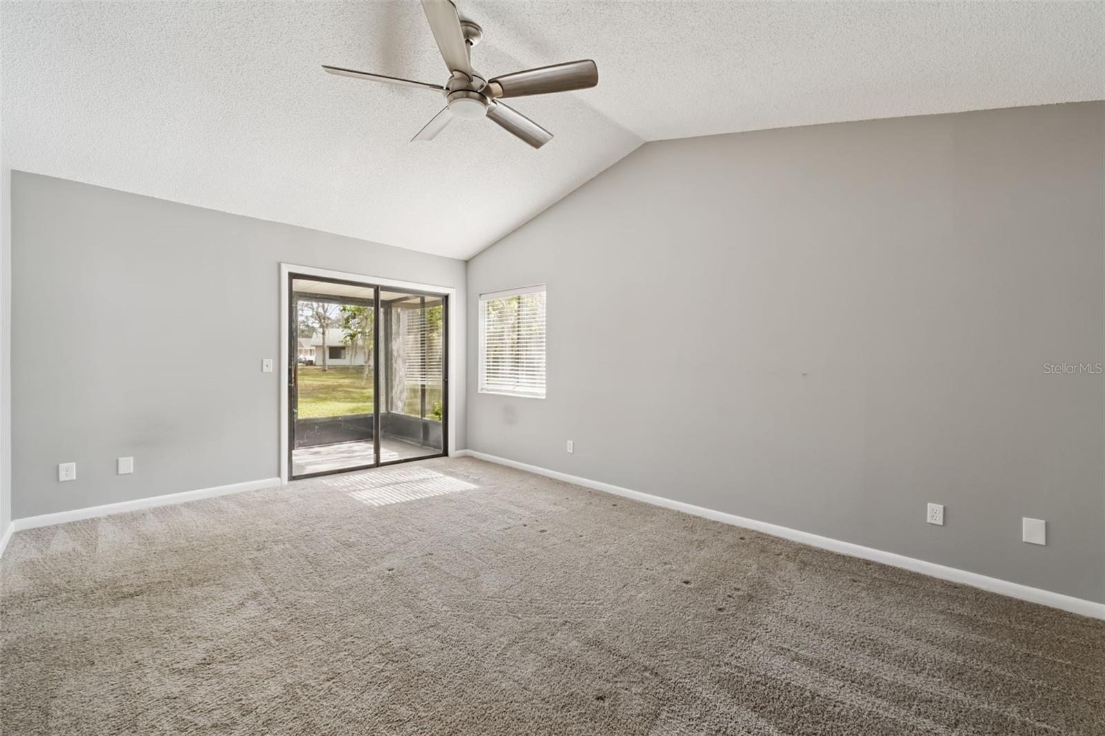 Image 11 of 24 For 712 Linden Drive