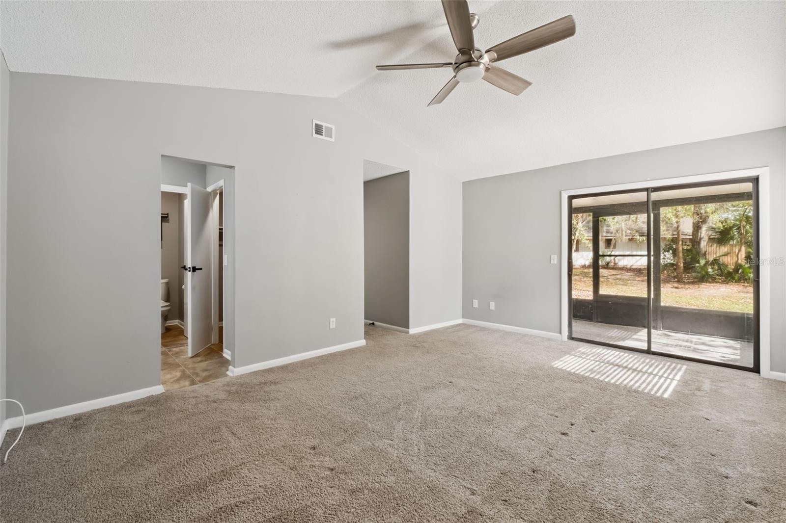 Image 12 of 24 For 712 Linden Drive