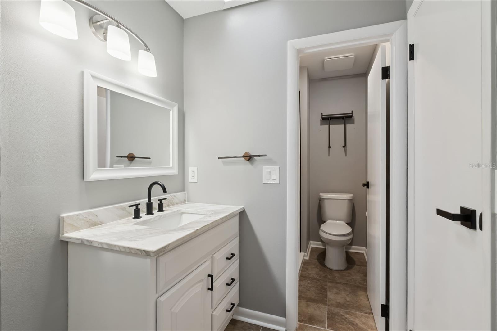 Image 16 of 24 For 712 Linden Drive