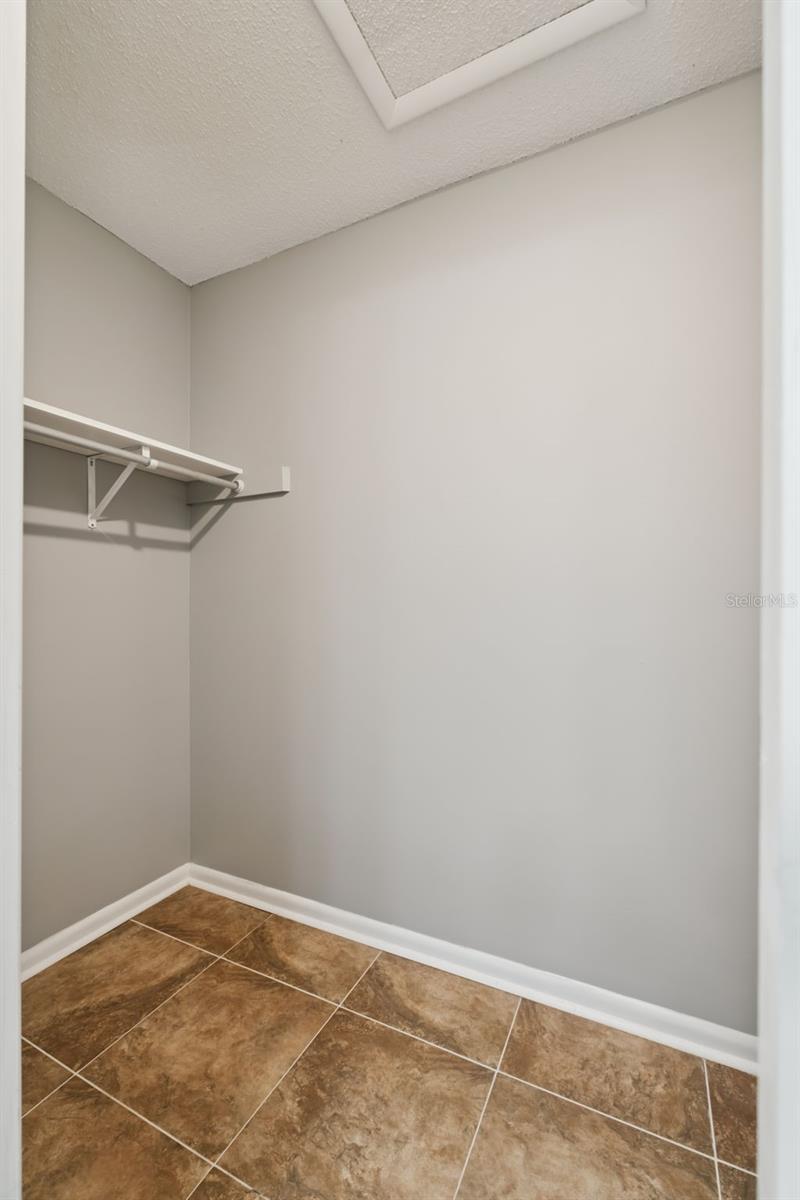 Image 18 of 24 For 712 Linden Drive