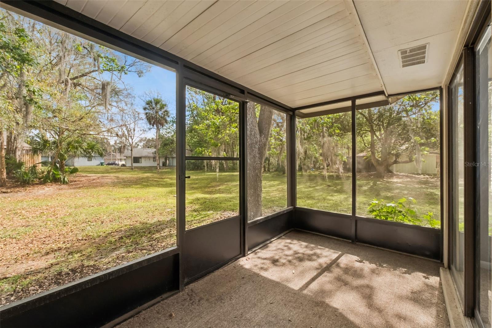 Image 20 of 24 For 712 Linden Drive