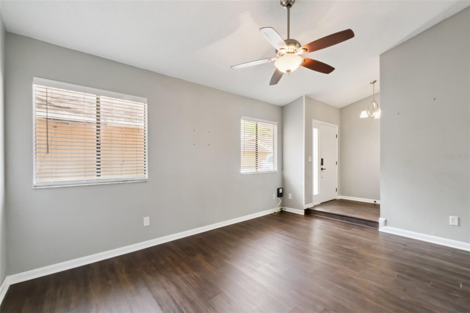 Image 4 of 24 For 712 Linden Drive