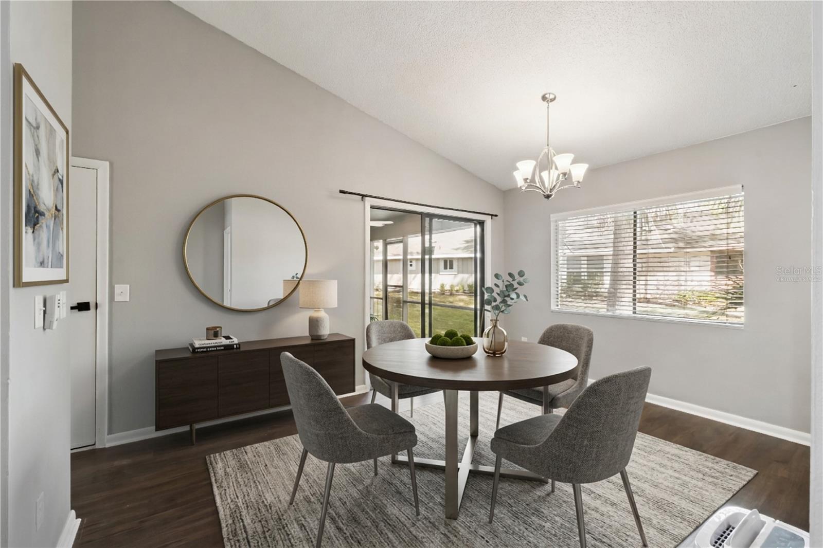 Image 7 of 24 For 712 Linden Drive