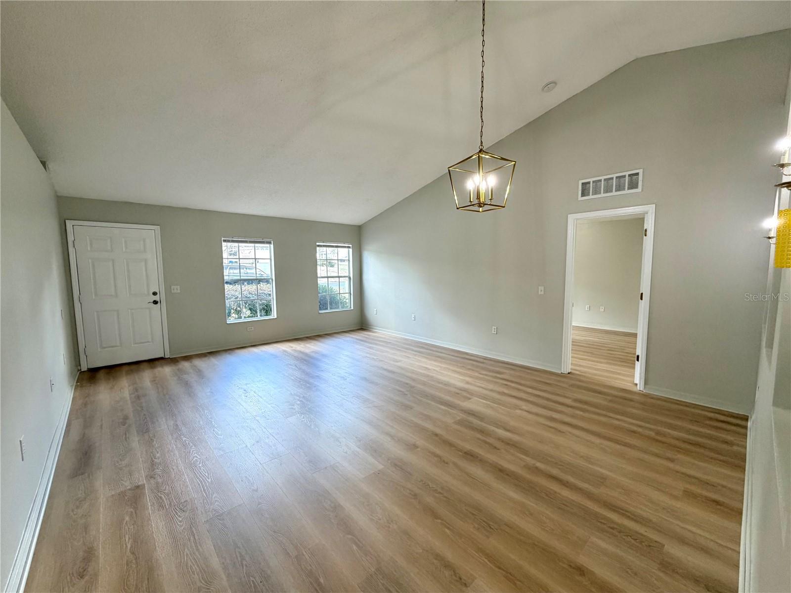 Image 11 of 50 For 12052 Villa Road