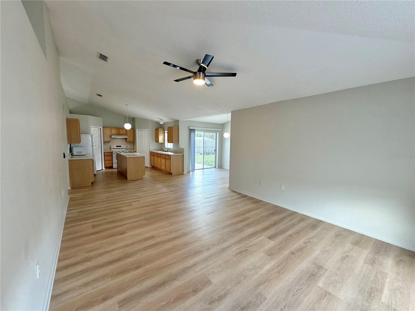 Image 16 of 50 For 12052 Villa Road