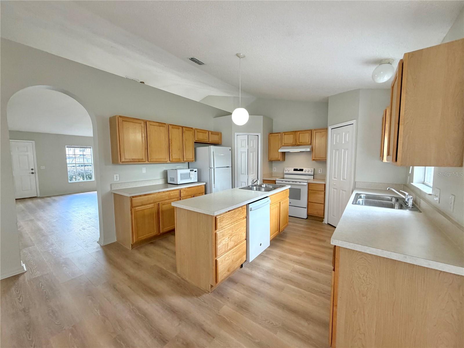 Image 17 of 50 For 12052 Villa Road