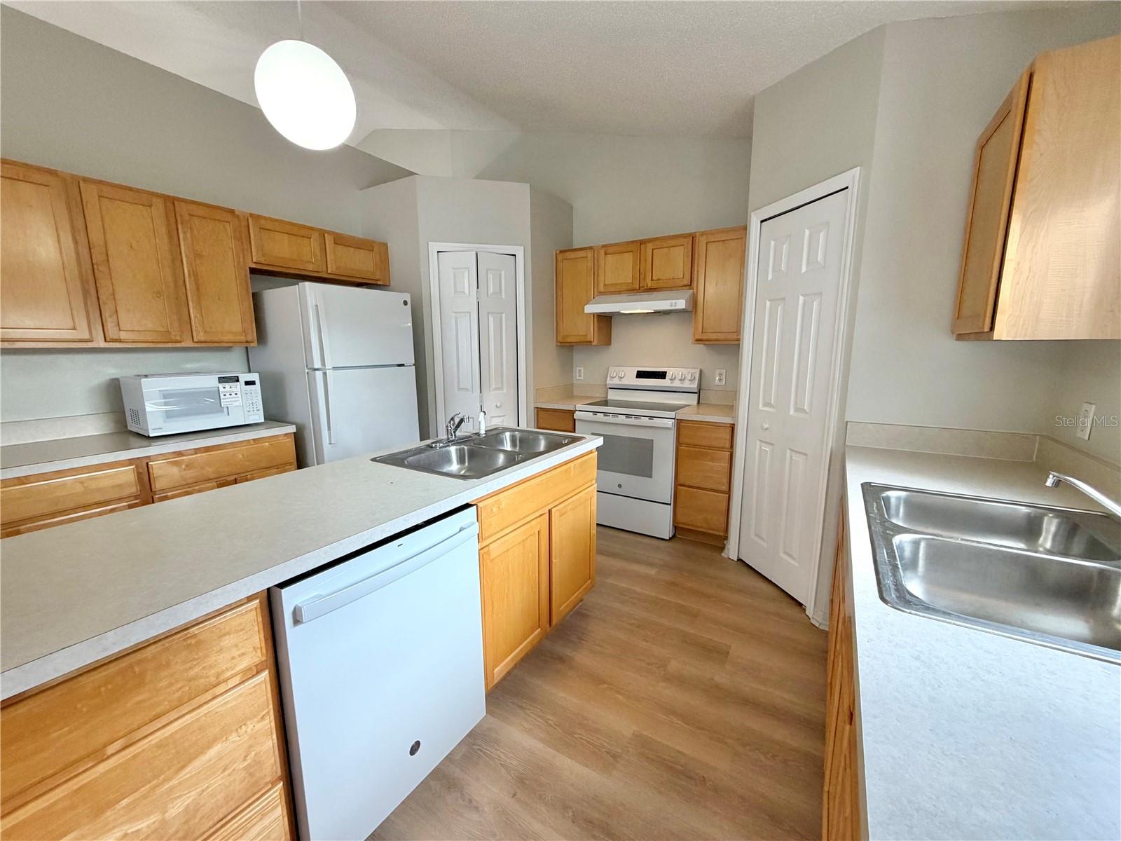 Image 18 of 50 For 12052 Villa Road