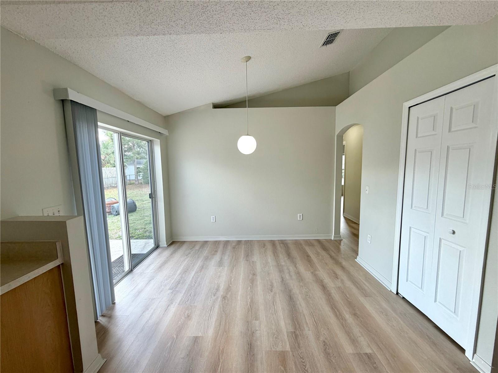 Image 22 of 50 For 12052 Villa Road