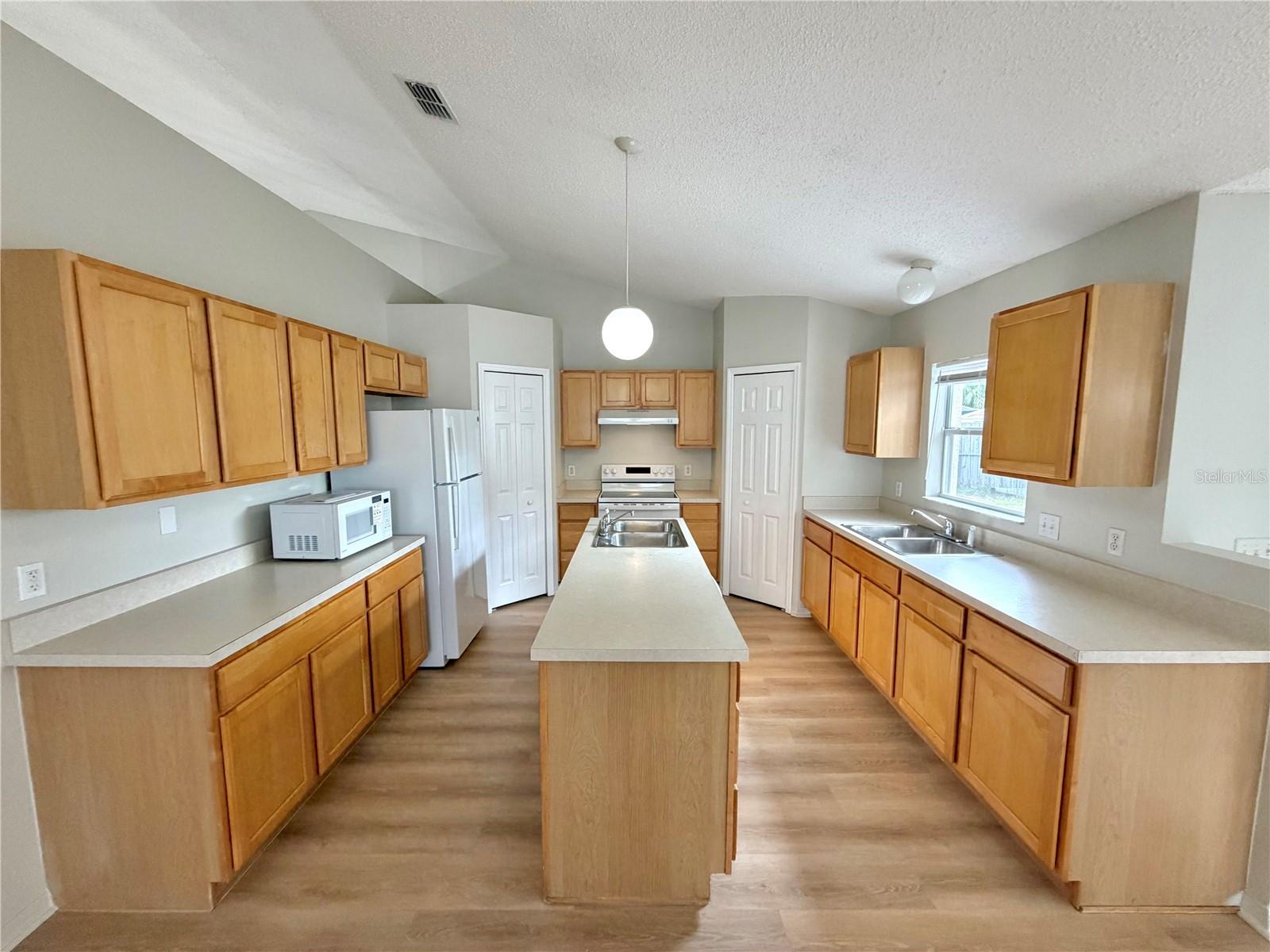 Image 35 of 50 For 12052 Villa Road