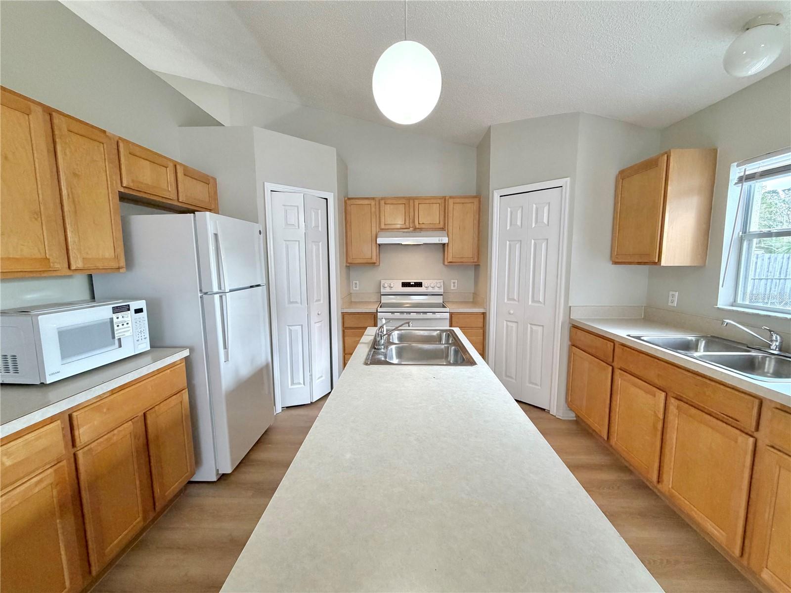 Image 7 of 50 For 12052 Villa Road