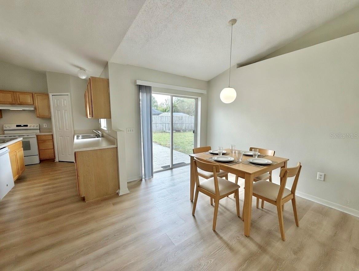 Image 8 of 50 For 12052 Villa Road