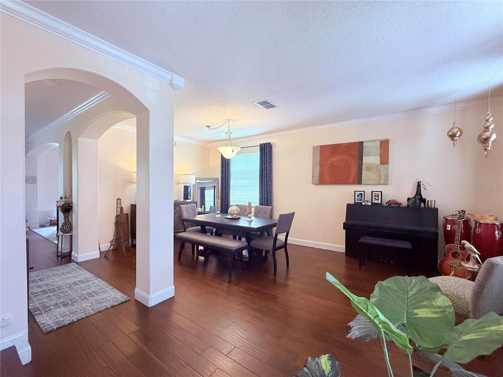 Image 5 of 40 For 1409 Sunningdale Way