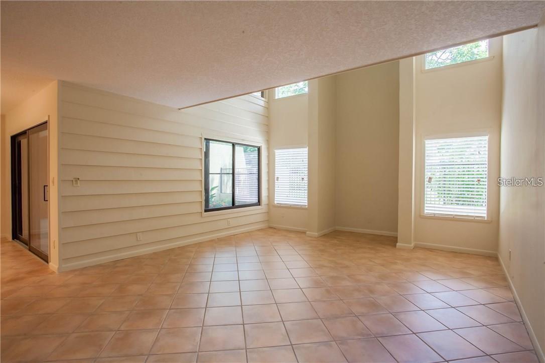 Image 21 of 25 For 252 Balfour Drive