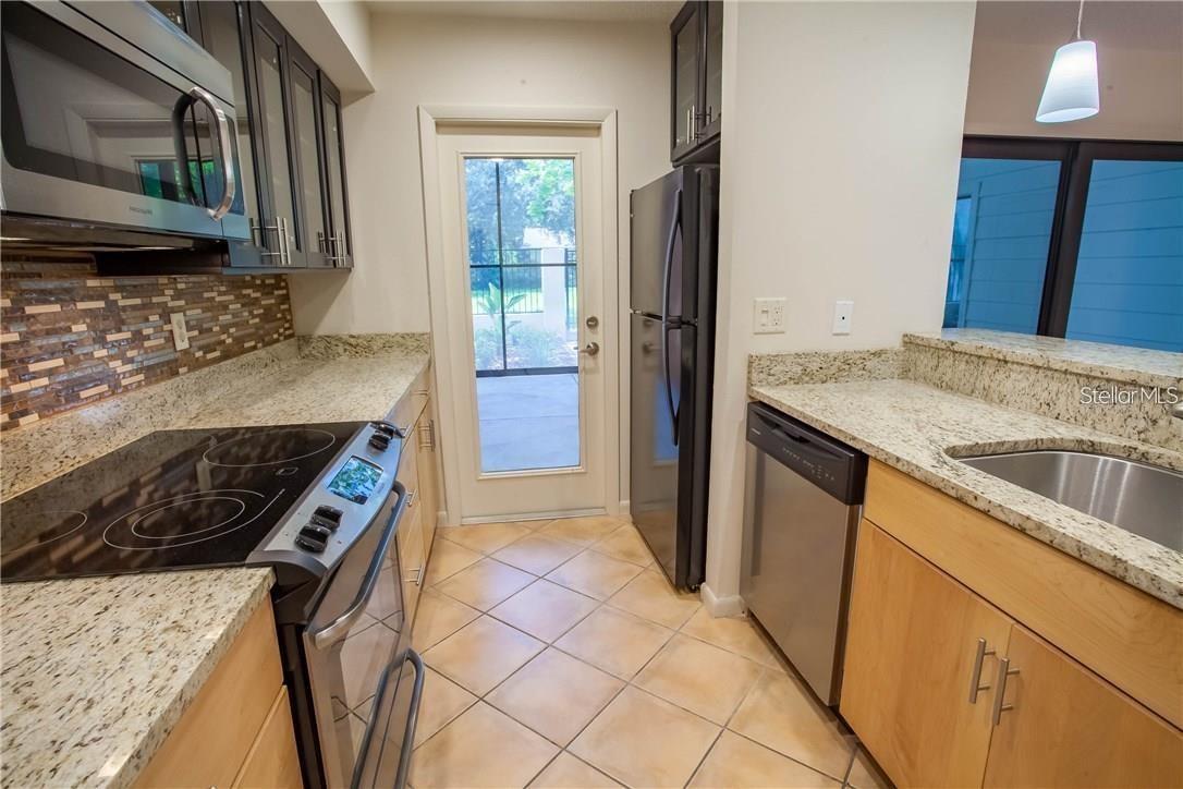 Image 4 of 25 For 252 Balfour Drive