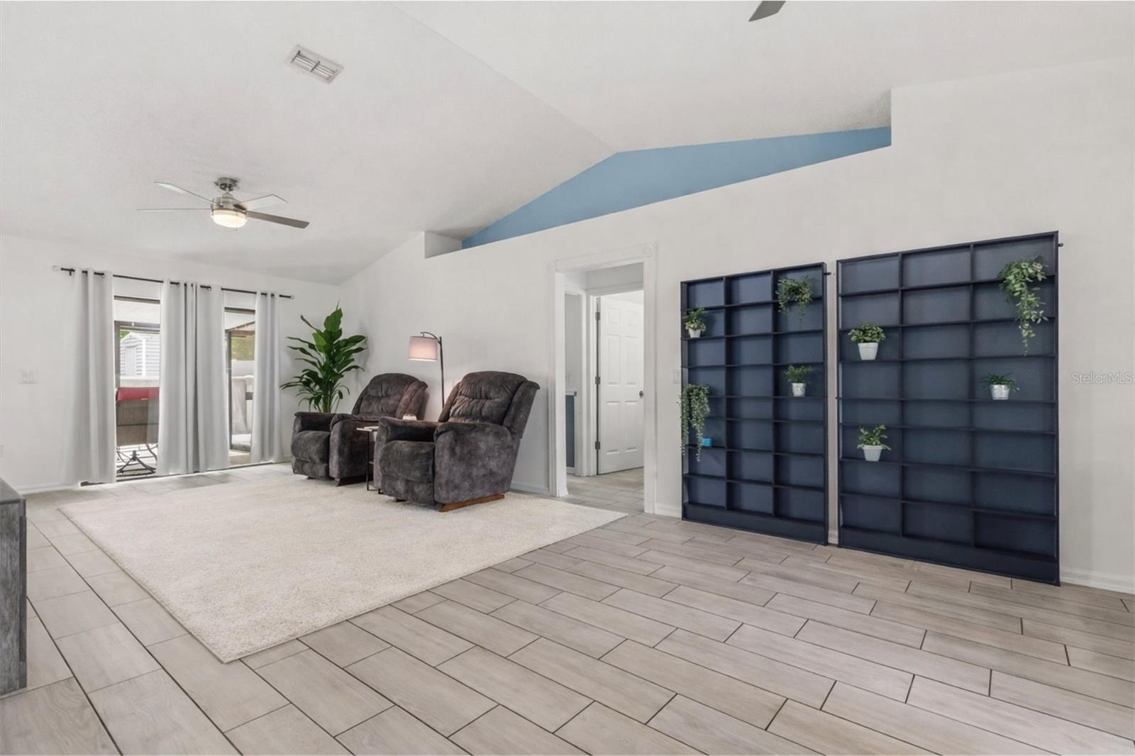 Image 6 of 16 For 6922 Doehring Drive