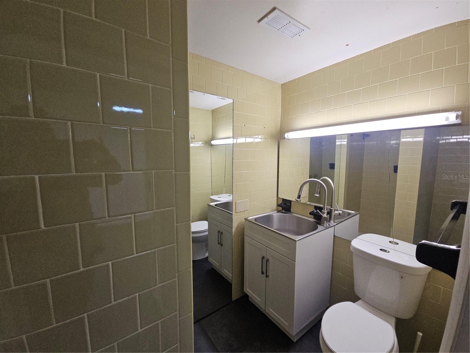 Image 5 of 6 For 529 Fern Creek Avenue