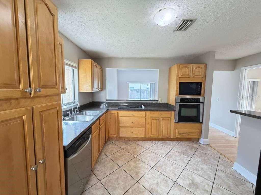 Image 6 of 24 For 118 Dahlia Village Circle 79