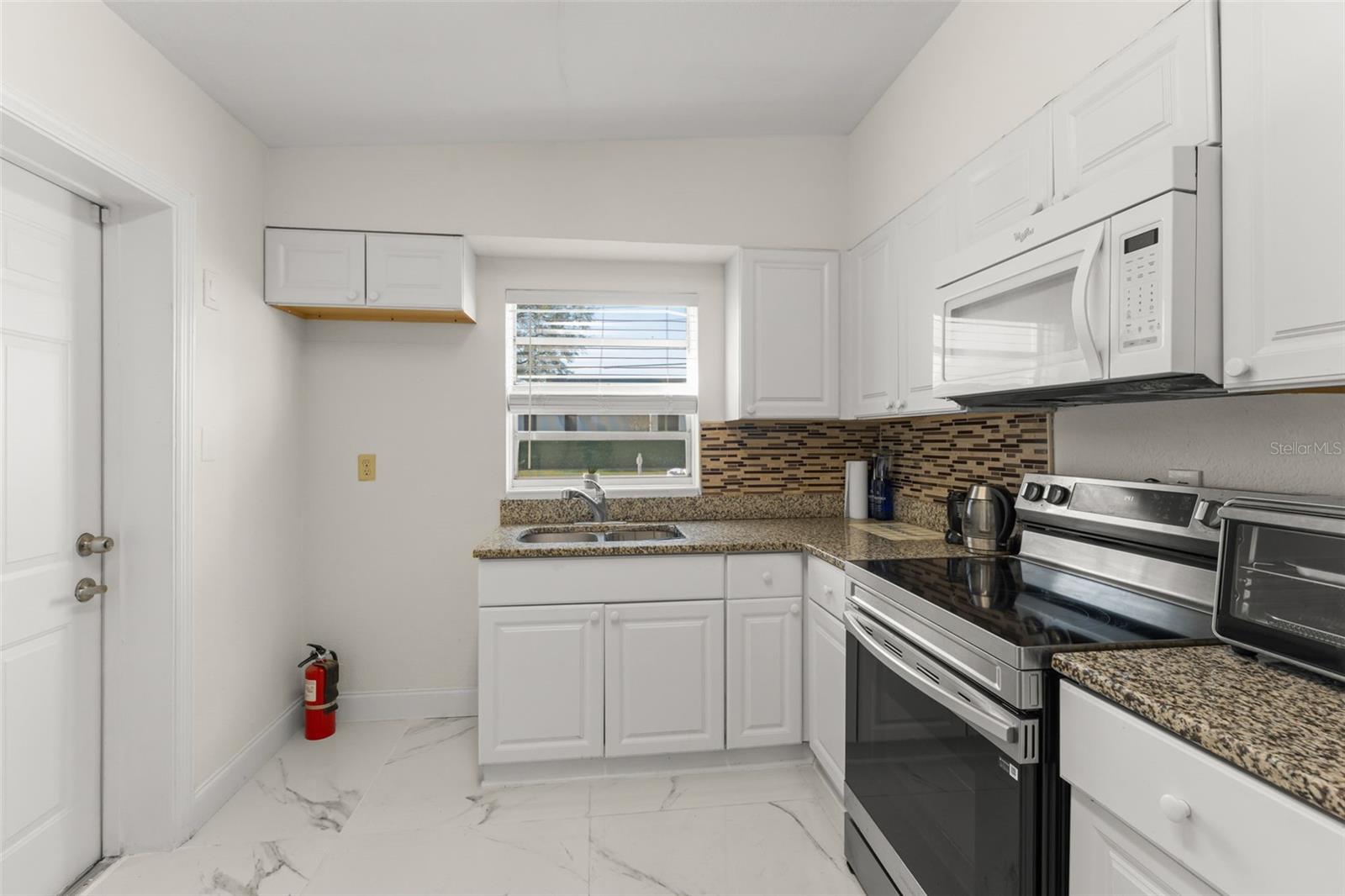 Image 10 of 35 For 2217 Pembrook Drive