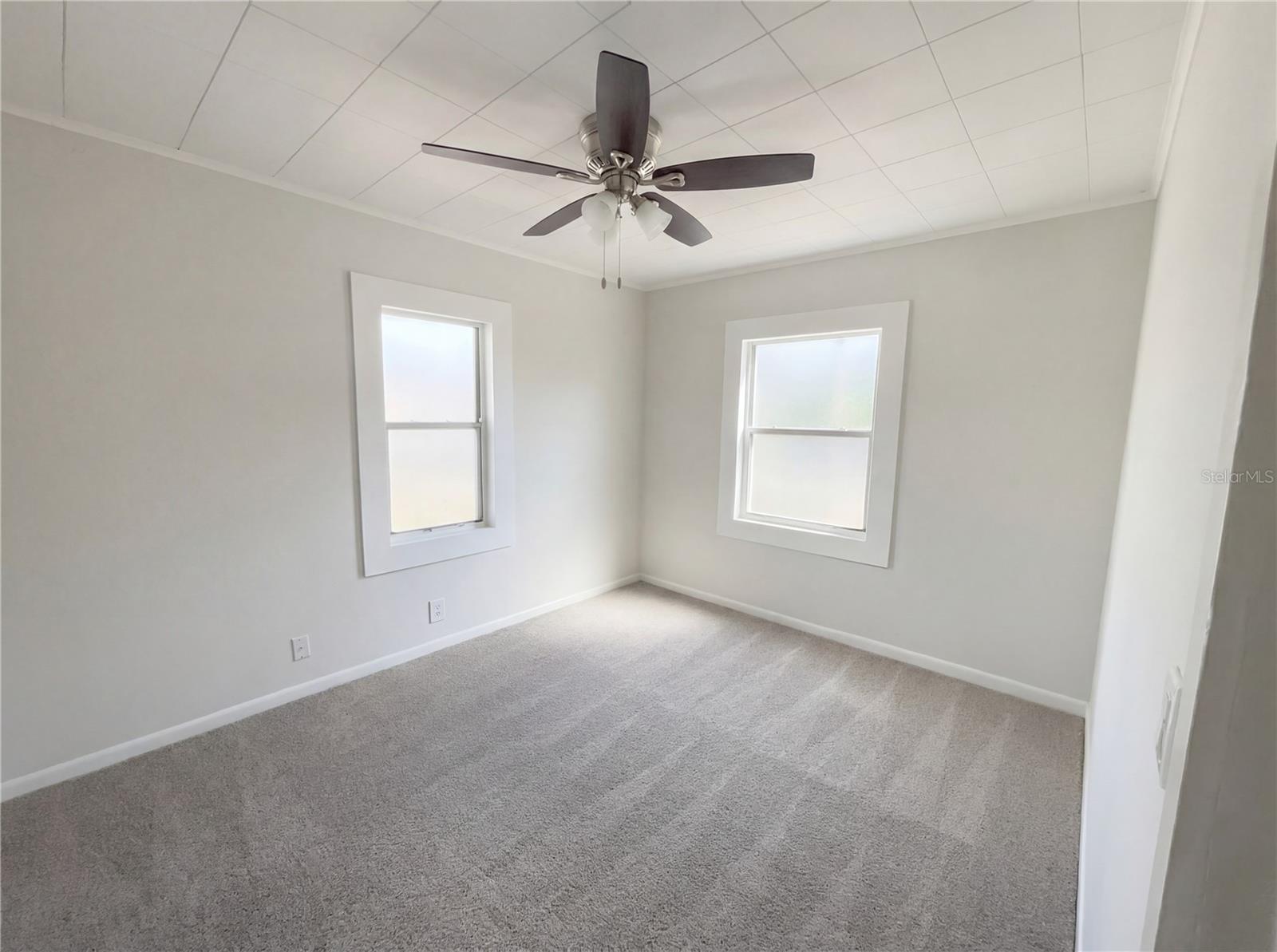 Listing photo id 8 for 4607 Yukon Street