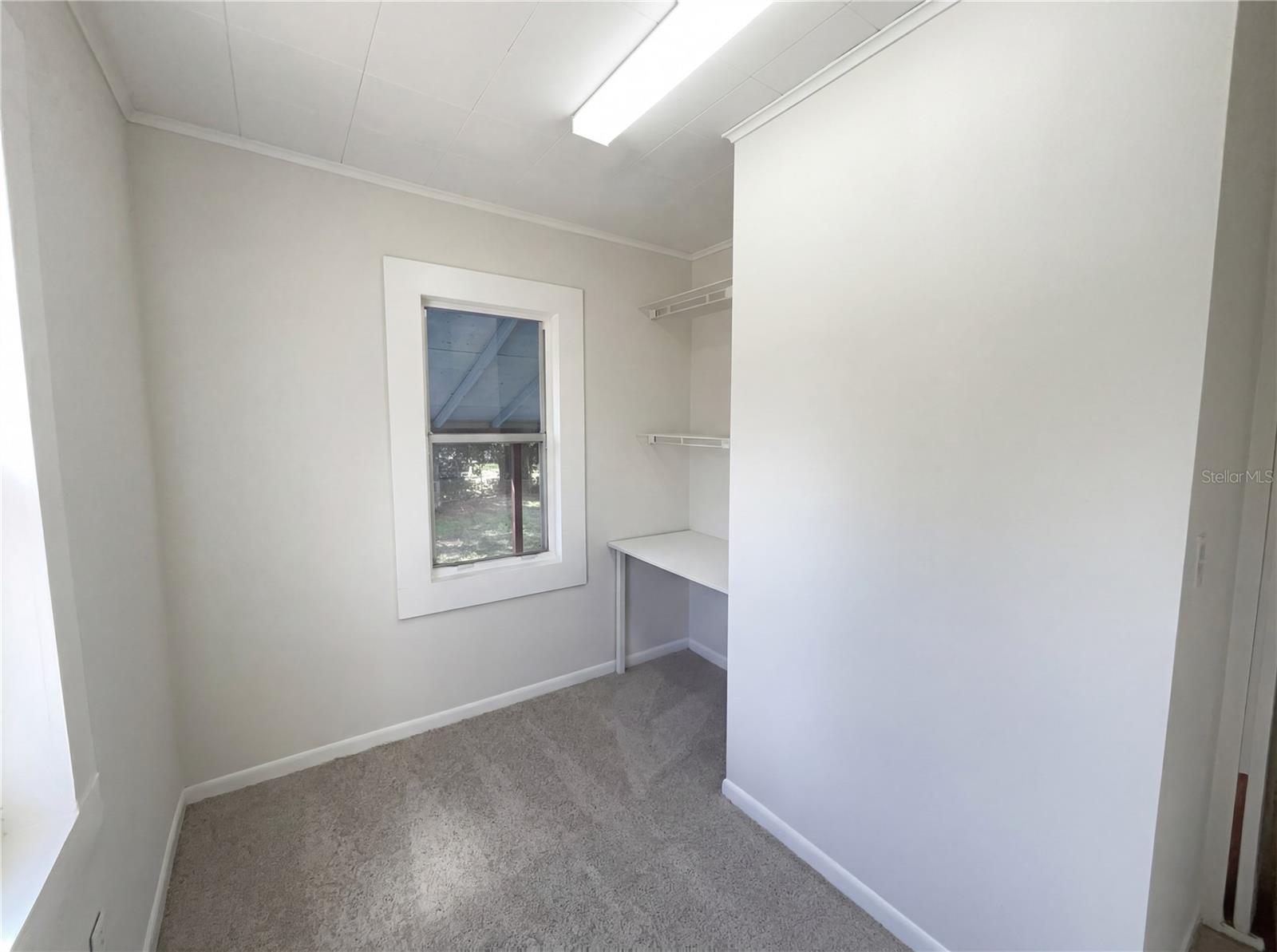 Listing photo id 9 for 4607 Yukon Street