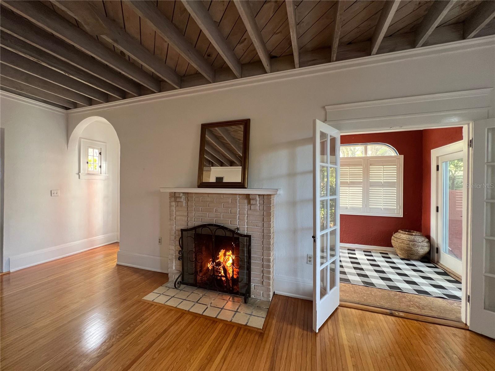 Image 19 of 69 For 318 Vitoria Avenue