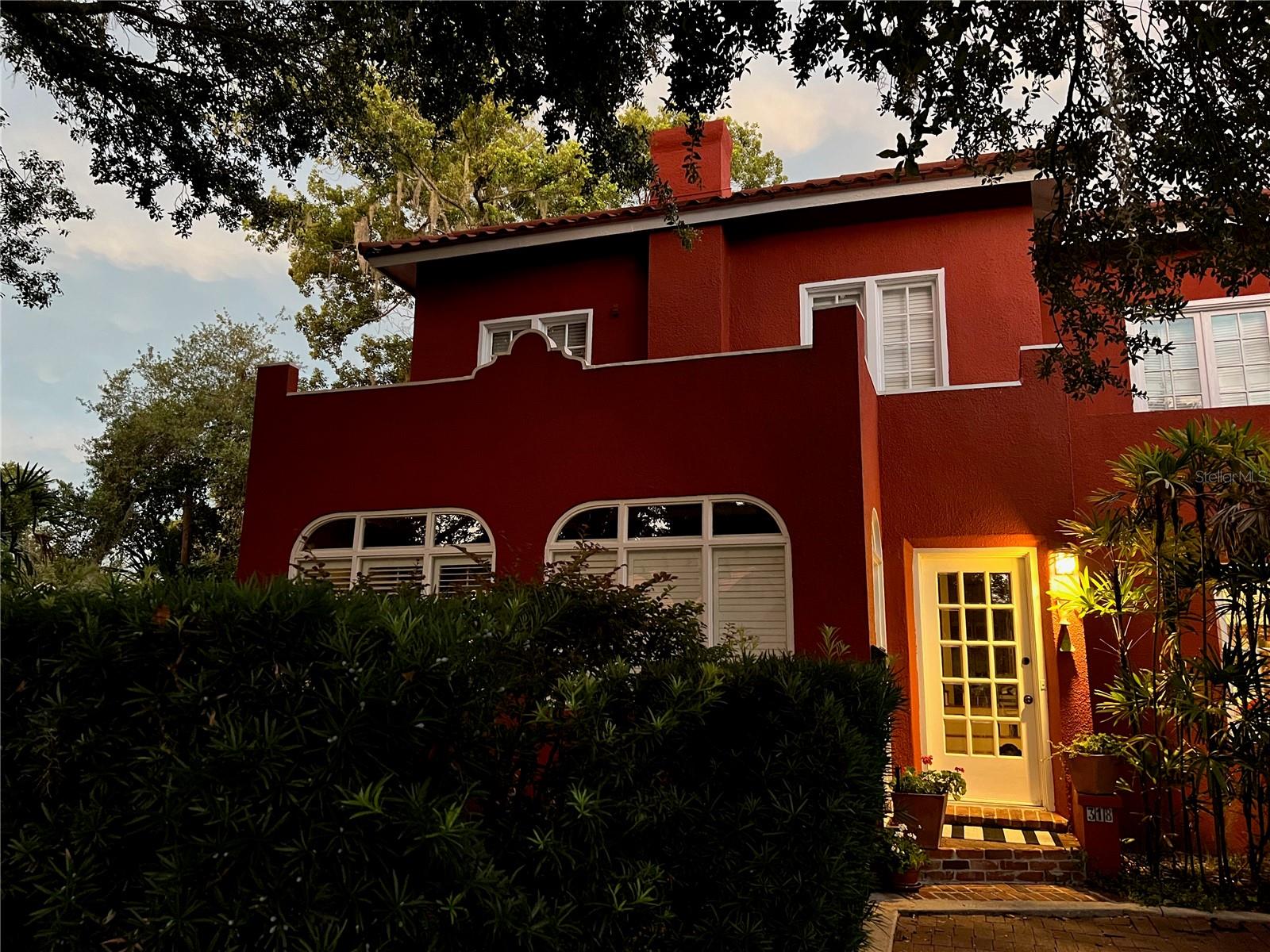 Image 2 of 69 For 318 Vitoria Avenue