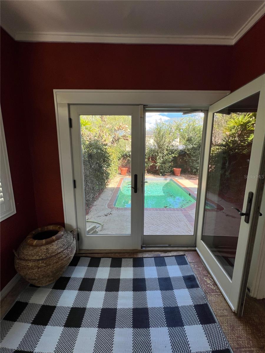 Image 20 of 69 For 318 Vitoria Avenue