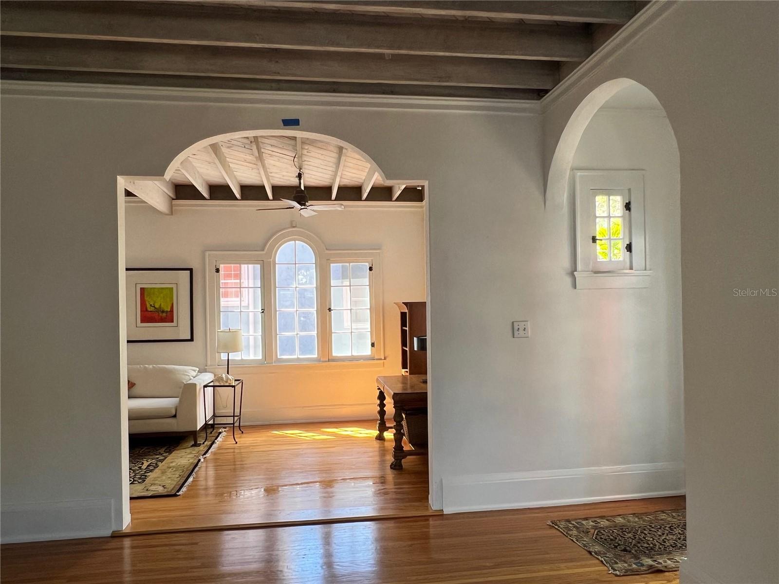 Image 24 of 69 For 318 Vitoria Avenue