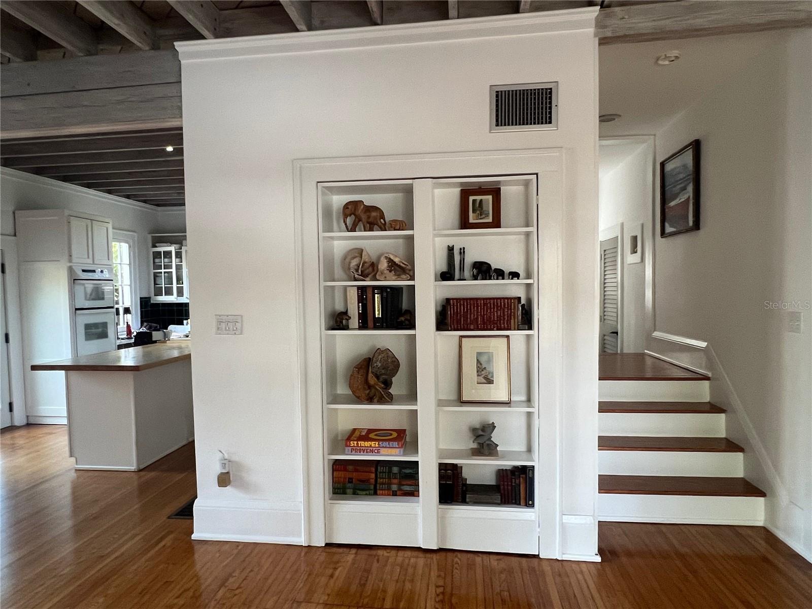 Image 26 of 69 For 318 Vitoria Avenue